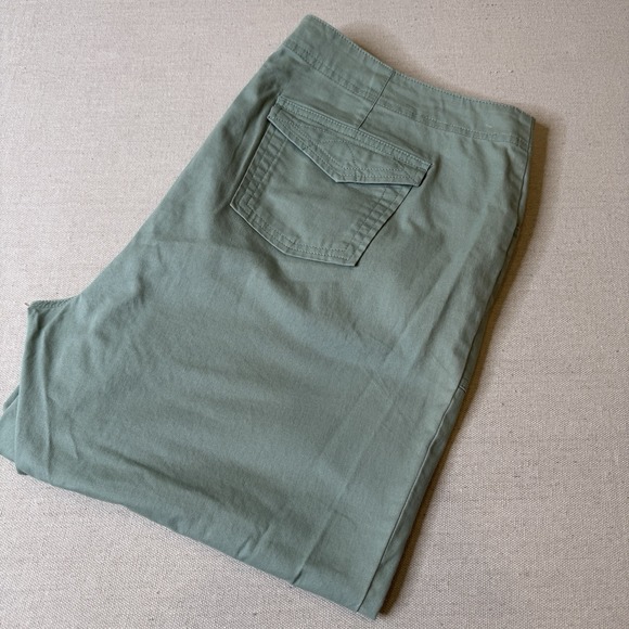French Laundry Pants - FRENCH LAUNDRY SPORT Women's Cotton Embroidered Sage Capris Plus Size 16